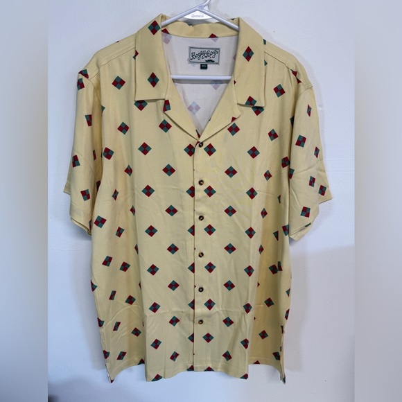 Bogey Boys Yellow Geo Print Button Front Short Sleeve Shirt Mens Size Medium NEW - Picture 1 of 6